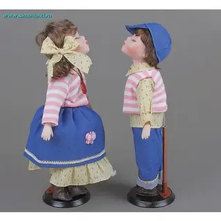 Кукла коллекционная парочка поцелуй набор 2 шт в розовой кофточке на дерев подст 40см