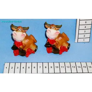 полистоун бычок с розами SС035А027 5*5,5см (4 шт) (бокс 384 шт)
