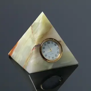 Часы "Пирамида", 4,5х5,5х6 см, оникс