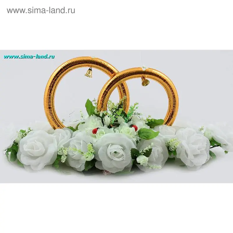 композиция с большими кольцами белые розы 40*82*35