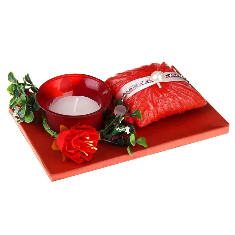Свечи восковые (набор 2 шт + декор) "Очарование", цвет красный