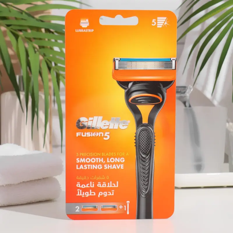 Бритвенный станок Gillette Fusion + 2 сменных кассеты, 5 лезвий