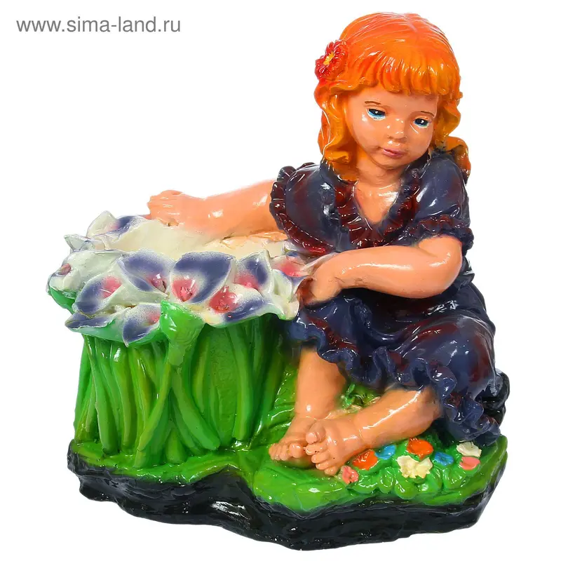 Фигурное кашпо "Девочка с цветами"
