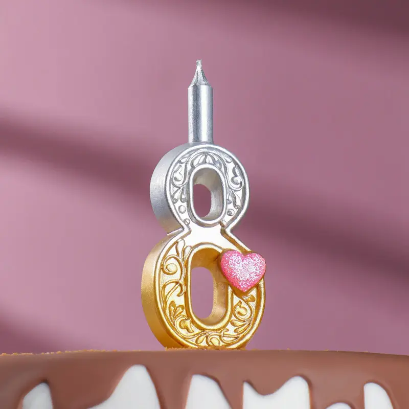 Свеча для торта «Сердечки» серебряно-золотая, 10.2 см, цифра 8