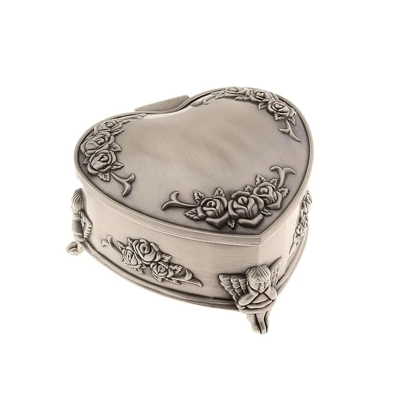 Шкатулка сердце "Обрамление из роз" 8х8х4,7 см